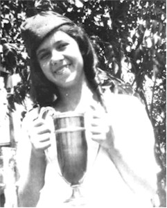 cup.jpg (24285 bytes)