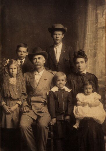 Joseph_Jasper_Deaver_family_abt_1908.jpg