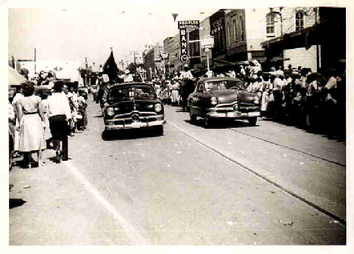 Parade2.jpg
