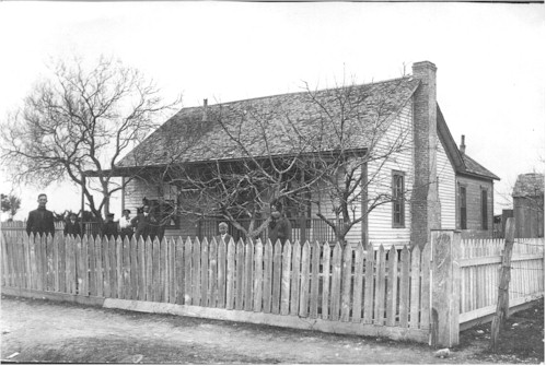 powers home.jpg (55346 bytes)